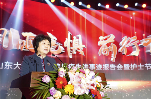 樊丽明.jpg